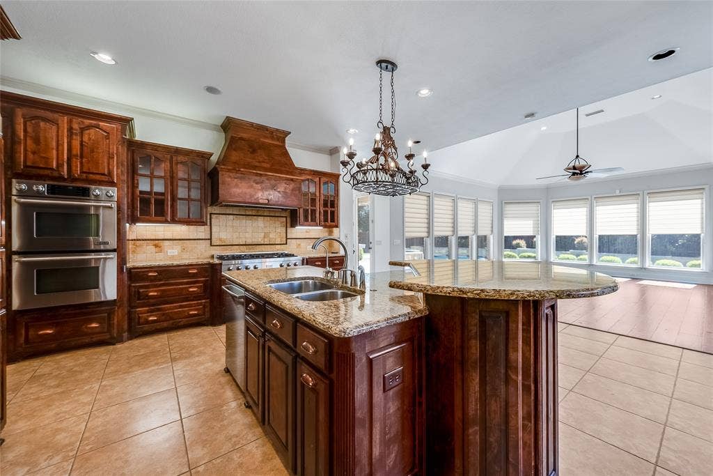 6705 Thorntree Drive, McKinney, TX 75072 6705 Thorntree Drive, McKinney, TX 75072