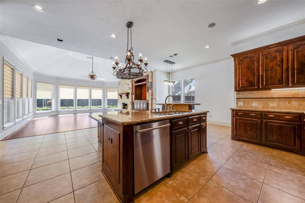 6705 Thorntree Drive, McKinney, TX 75072 6705 Thorntree Drive, McKinney, TX 75072