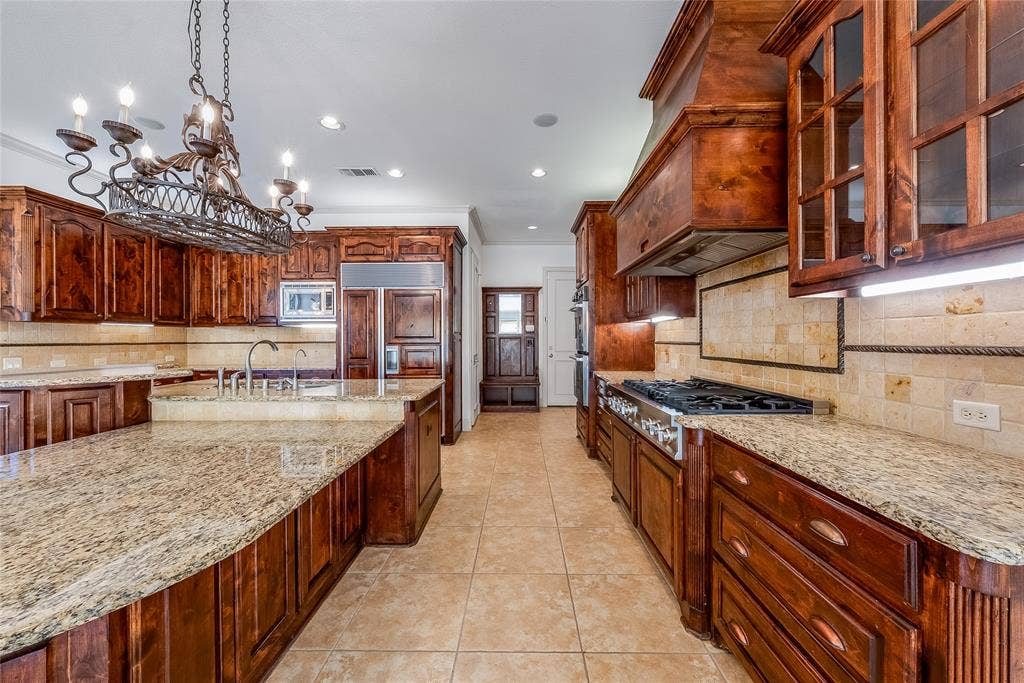 6705 Thorntree Drive, McKinney, TX 75072 6705 Thorntree Drive, McKinney, TX 75072