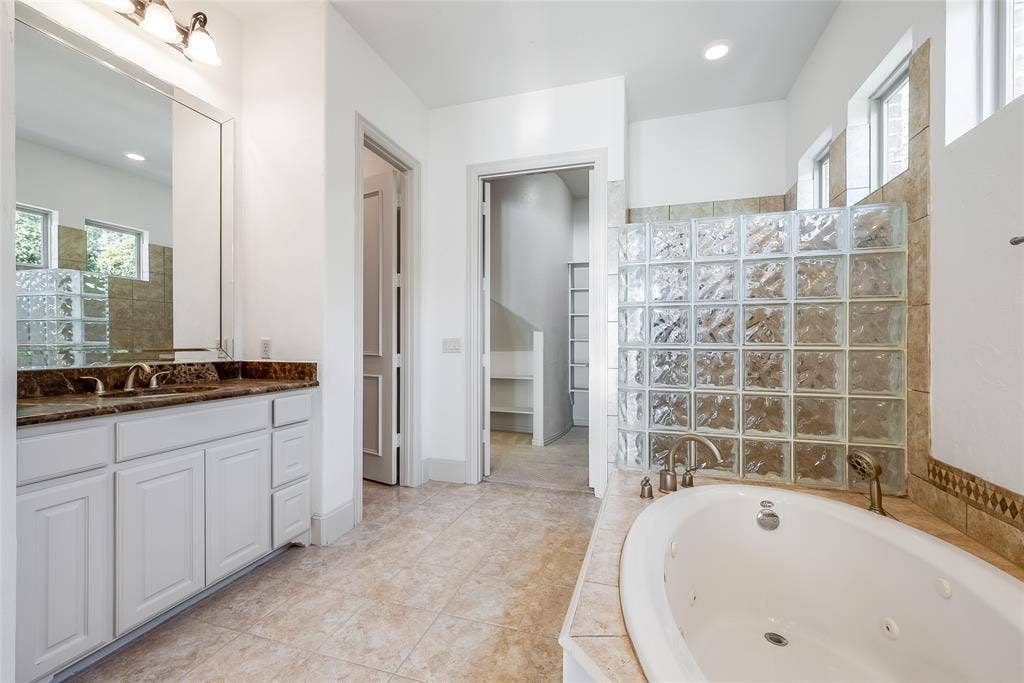 6705 Thorntree Drive, McKinney, TX 75072 6705 Thorntree Drive, McKinney, TX 75072
