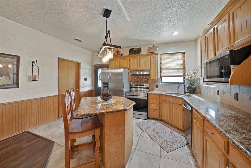 146 Private Road 1525, Bridgeport, TX 76426