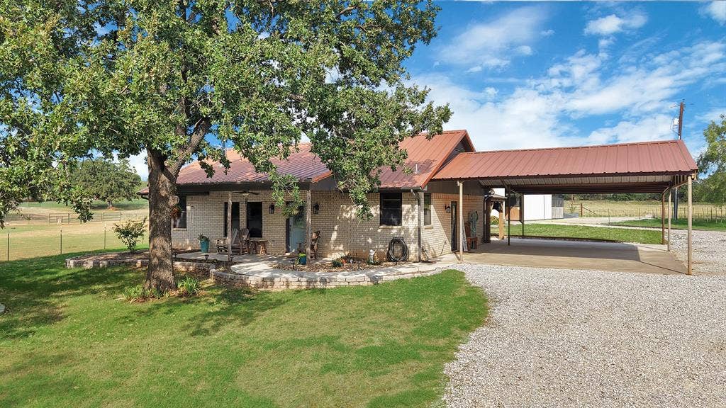 146 Private Road 1525, Bridgeport, TX 76426