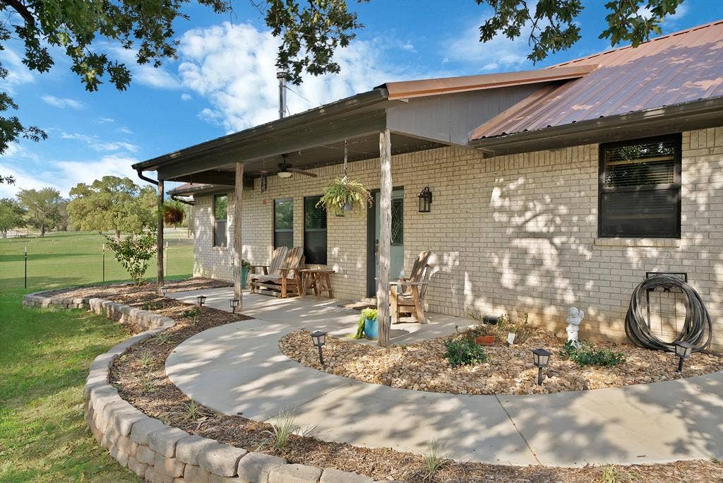 146 Private Road 1525, Bridgeport, TX 76426