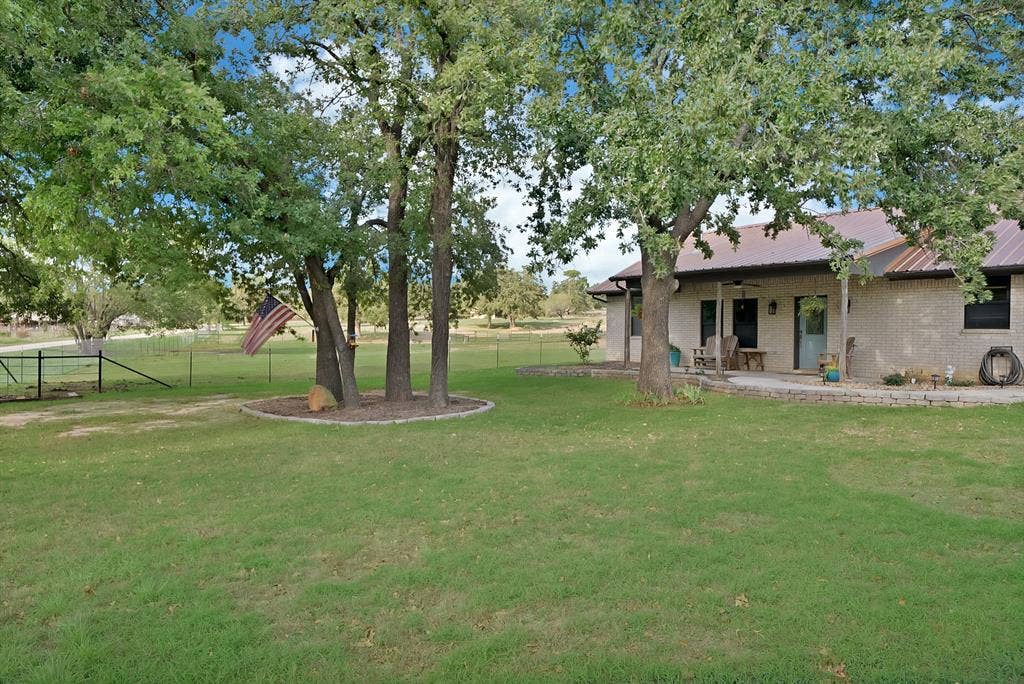 146 Private Road 1525, Bridgeport, TX 76426