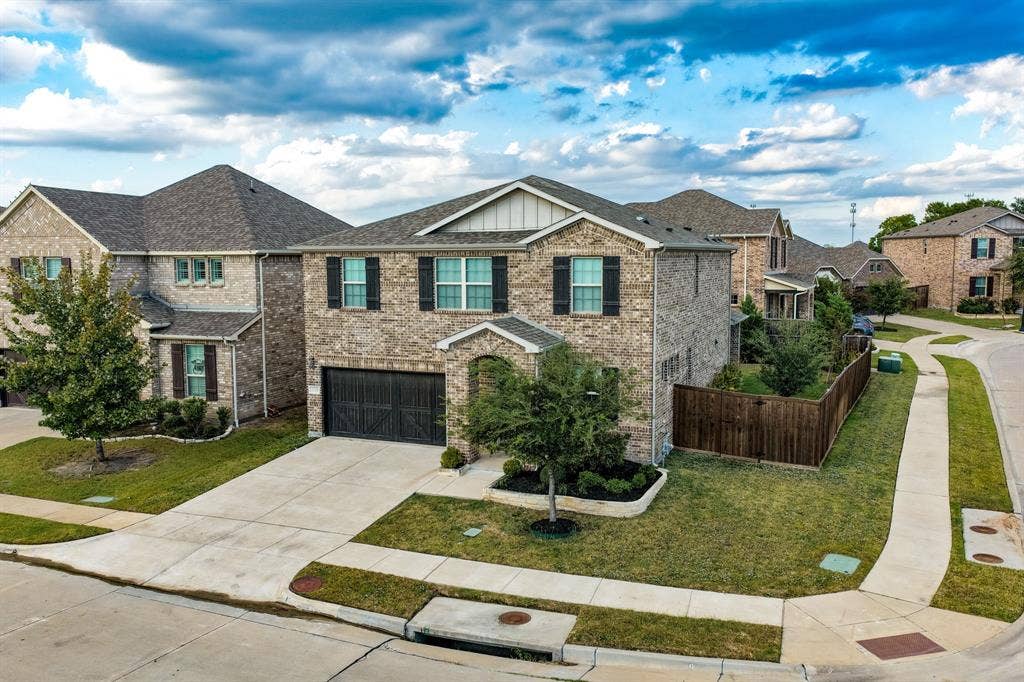2329 Bella Court, Carrollton, TX 75010