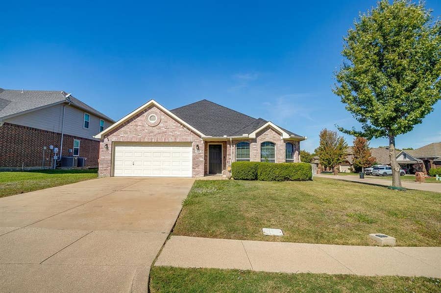 Property photo for 1617 Cowtown Drive, Mansfield, TX
