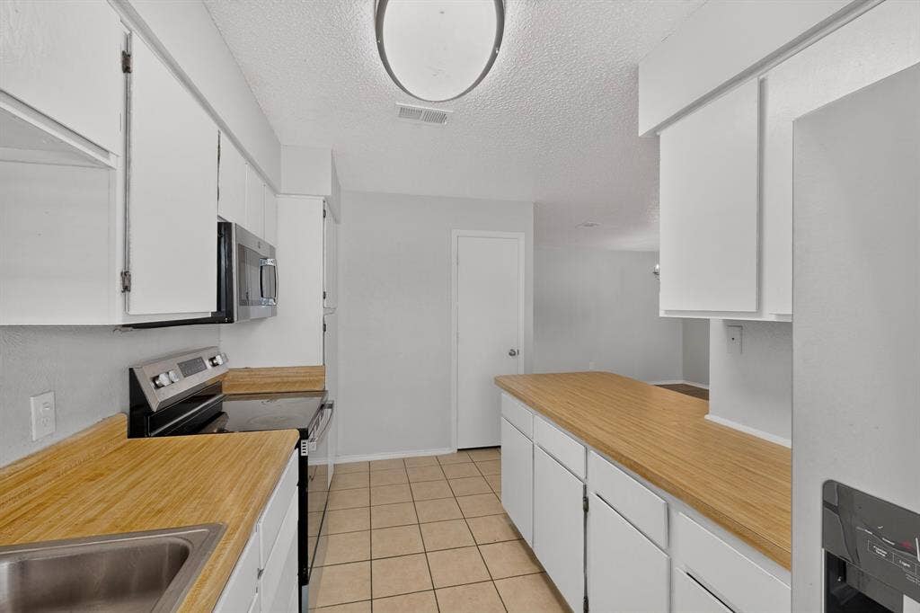 910 N Nursery Road, Irving, TX 75061 910 N Nursery Road, Irving, TX 75061