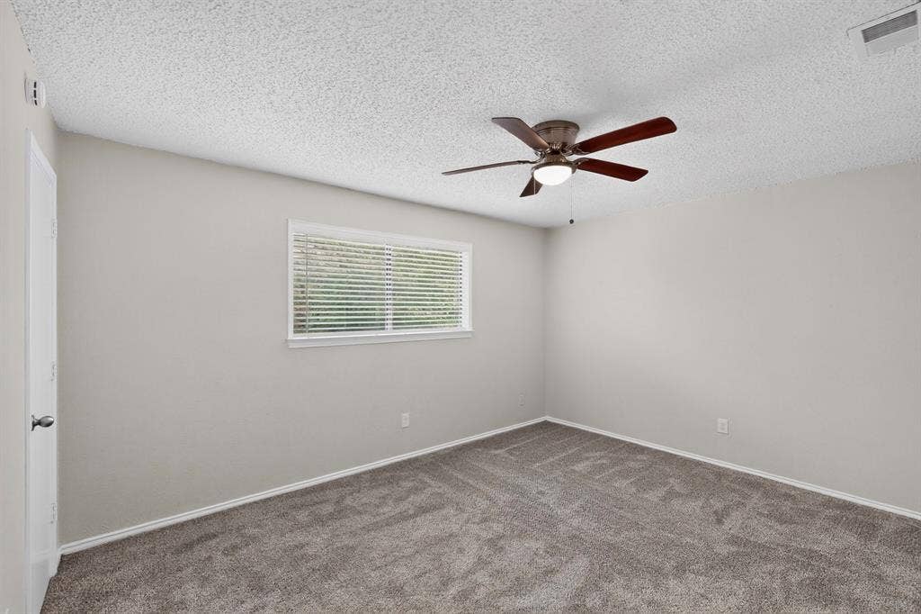 910 N Nursery Road, Irving, TX 75061 910 N Nursery Road, Irving, TX 75061