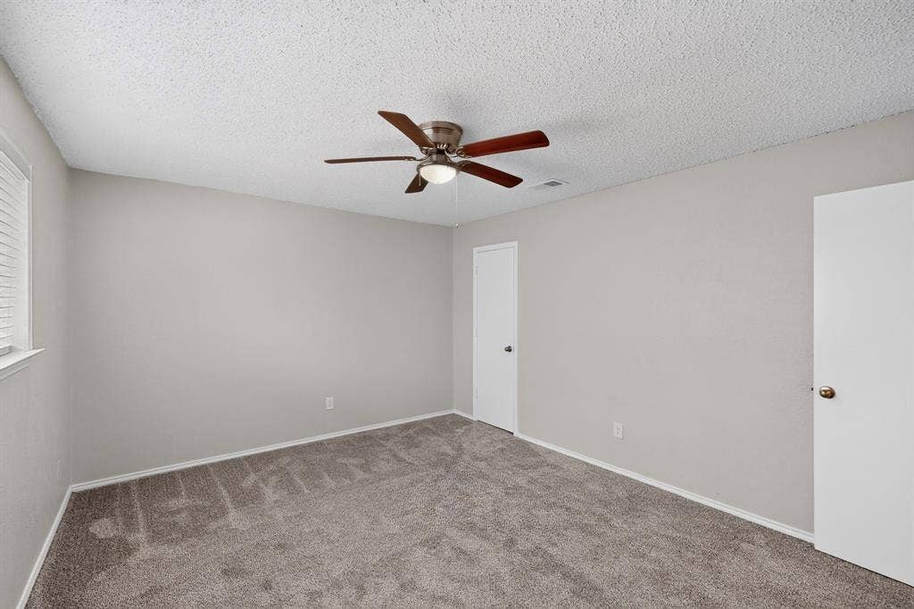 910 N Nursery Road, Irving, TX 75061 910 N Nursery Road, Irving, TX 75061