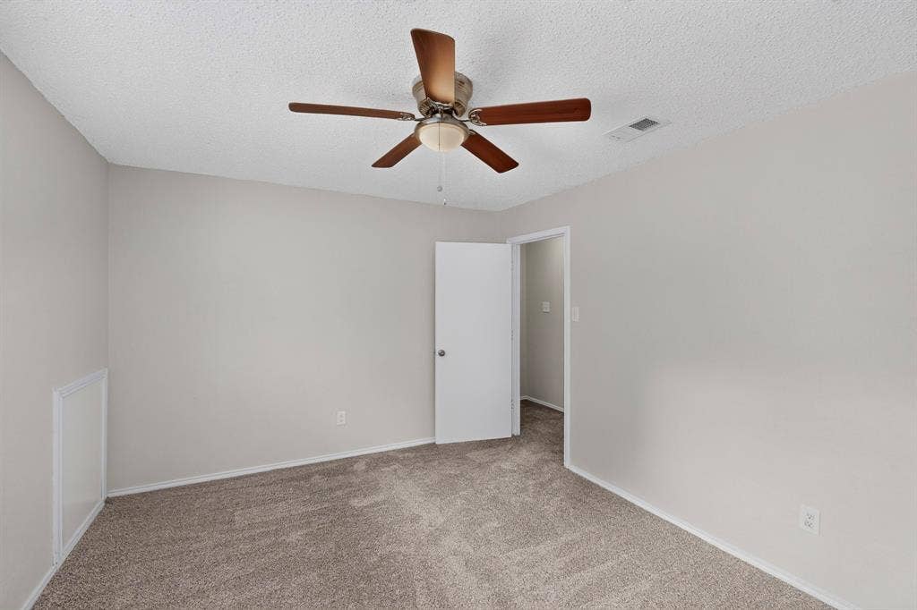 910 N Nursery Road, Irving, TX 75061 910 N Nursery Road, Irving, TX 75061