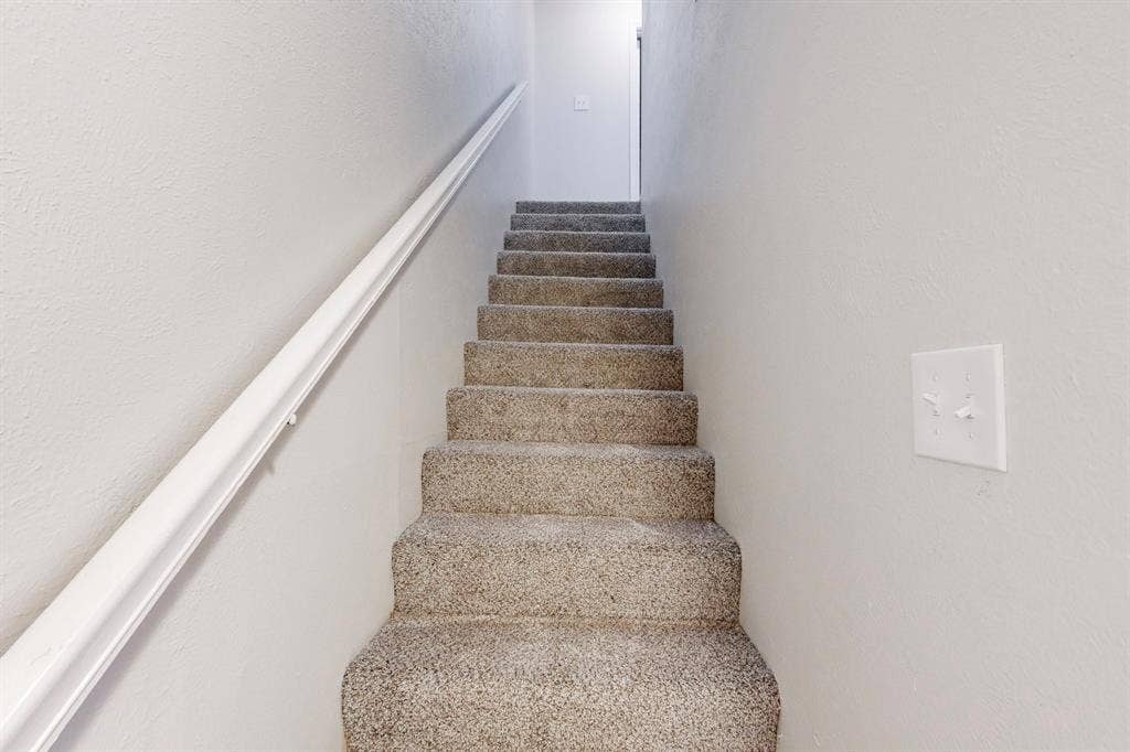 910 N Nursery Road, Irving, TX 75061 910 N Nursery Road, Irving, TX 75061