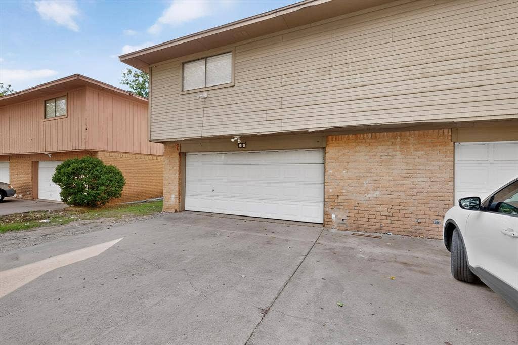 910 N Nursery Road, Irving, TX 75061 910 N Nursery Road, Irving, TX 75061