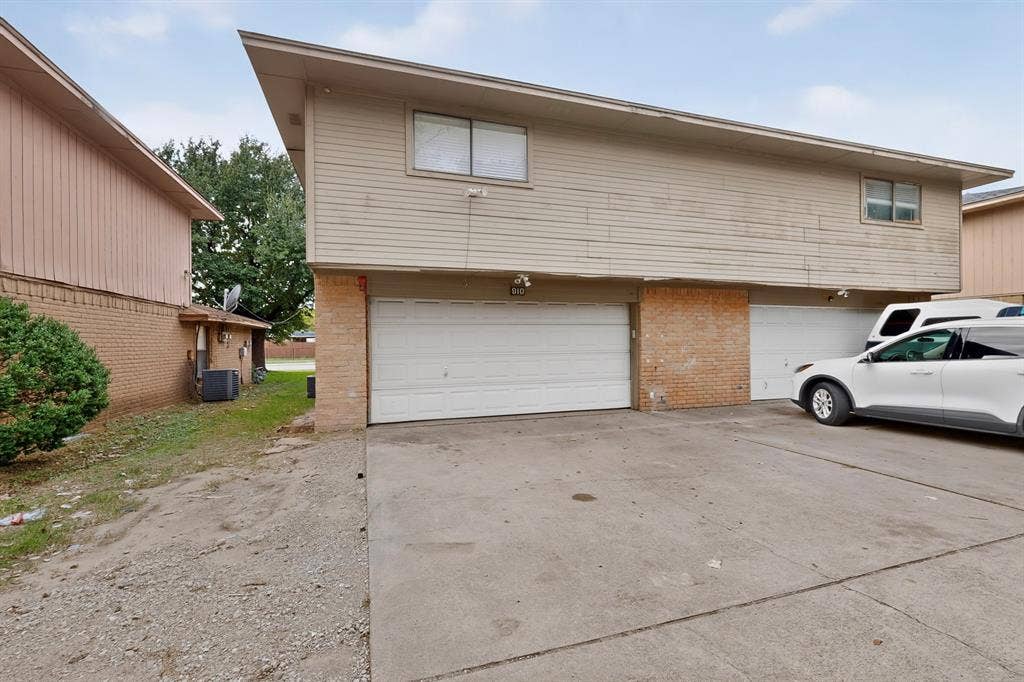 910 N Nursery Road, Irving, TX 75061 910 N Nursery Road, Irving, TX 75061