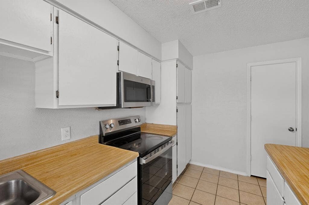 910 N Nursery Road, Irving, TX 75061 910 N Nursery Road, Irving, TX 75061