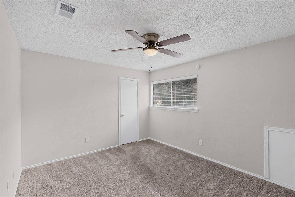 910 N Nursery Road, Irving, TX 75061 910 N Nursery Road, Irving, TX 75061