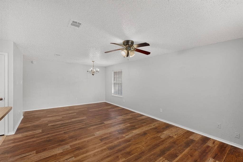 910 N Nursery Road, Irving, TX 75061 910 N Nursery Road, Irving, TX 75061