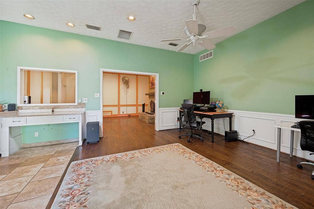 755 Red River Trail, Irving, TX 75063 755 Red River Trail, Irving, TX 75063