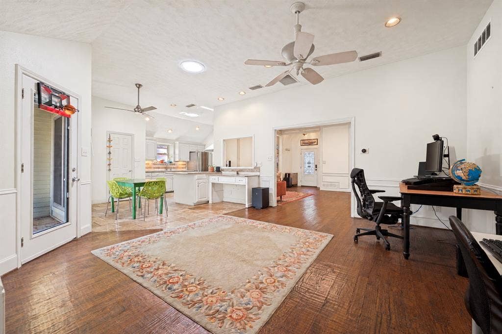 755 Red River Trail, Irving, TX 75063 Virtual renovation: Wall colors digitally altered