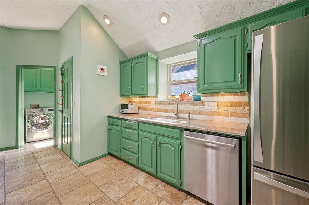 755 Red River Trail, Irving, TX 75063 755 Red River Trail, Irving, TX 75063