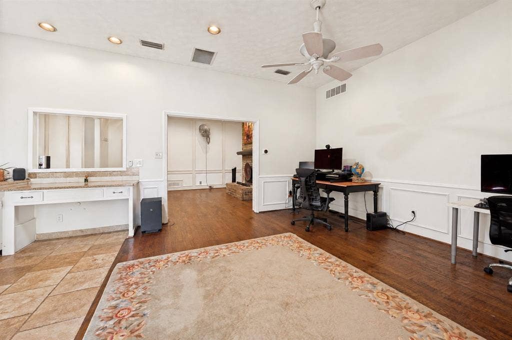 755 Red River Trail, Irving, TX 75063 Virtual renovation: Wall colors digitally altered