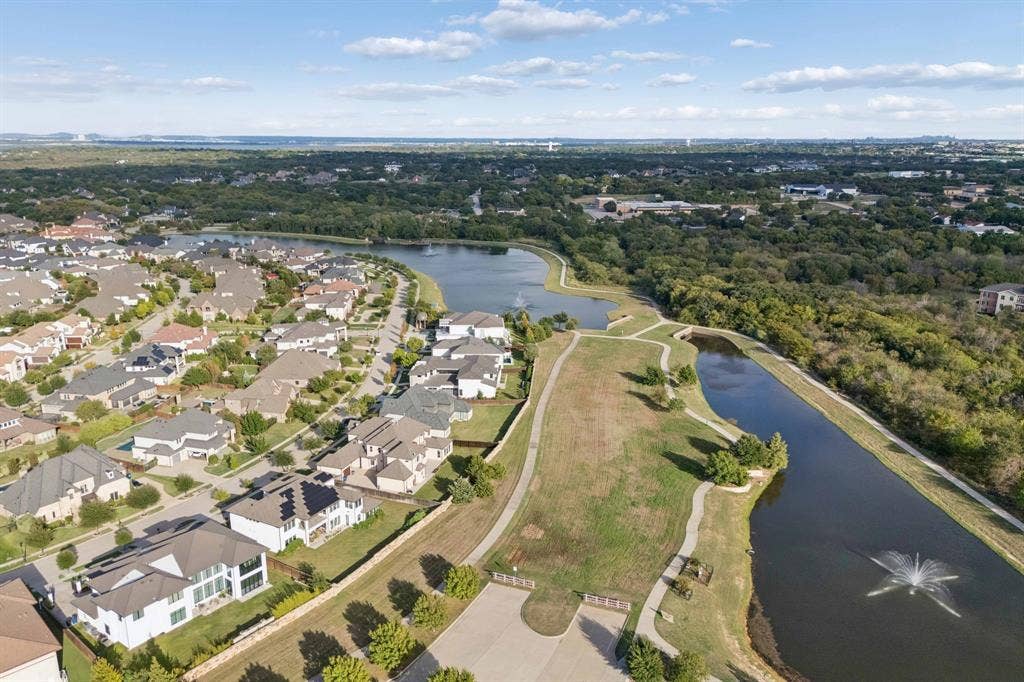 917 Lake Carillon Lane, Southlake, TX 76092