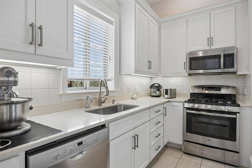 917 Lake Carillon Lane, Southlake, TX 76092