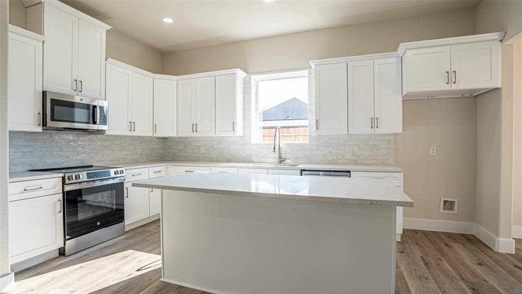 5426 Van Horn Drive, Granbury, TX 76048 5426 Van Horn Drive, Granbury, TX 76048