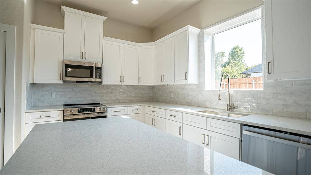 5426 Van Horn Drive, Granbury, TX 76048 5426 Van Horn Drive, Granbury, TX 76048