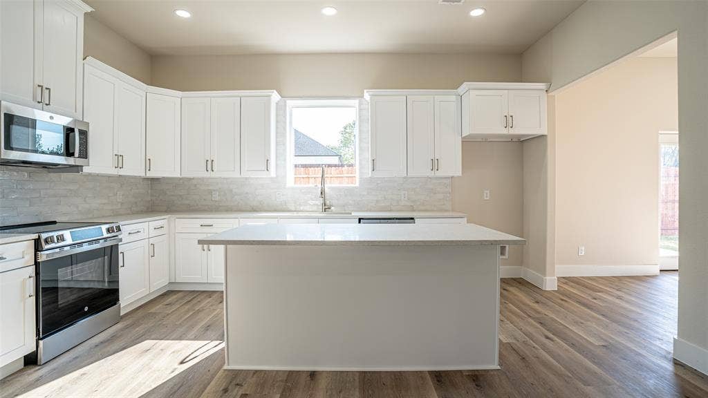 5426 Van Horn Drive, Granbury, TX 76048 5426 Van Horn Drive, Granbury, TX 76048