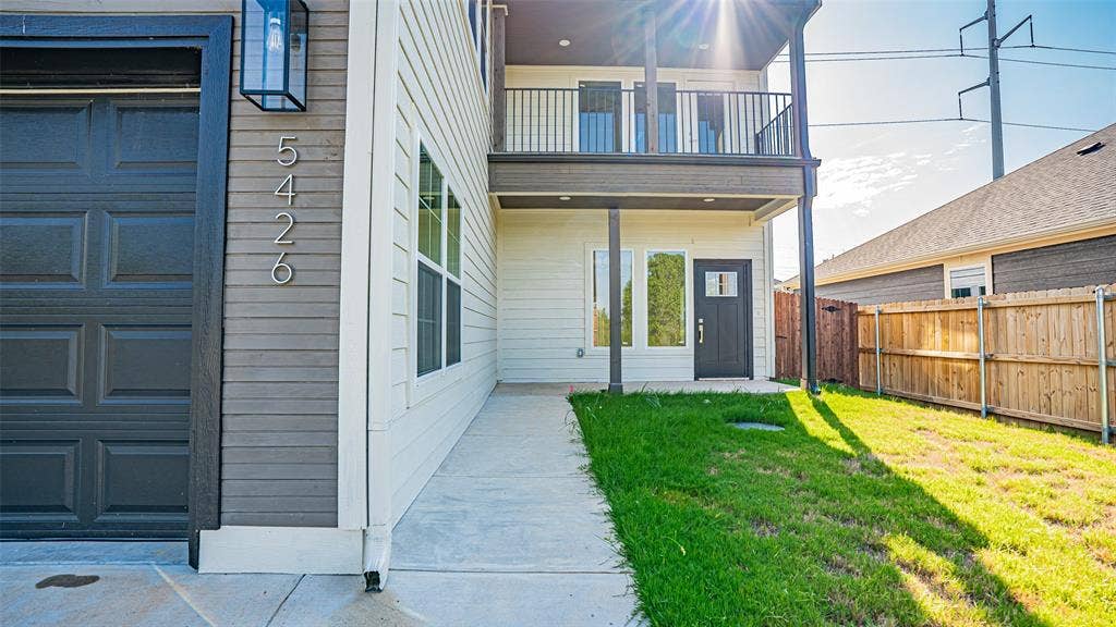 5426 Van Horn Drive, Granbury, TX 76048 5426 Van Horn Drive, Granbury, TX 76048