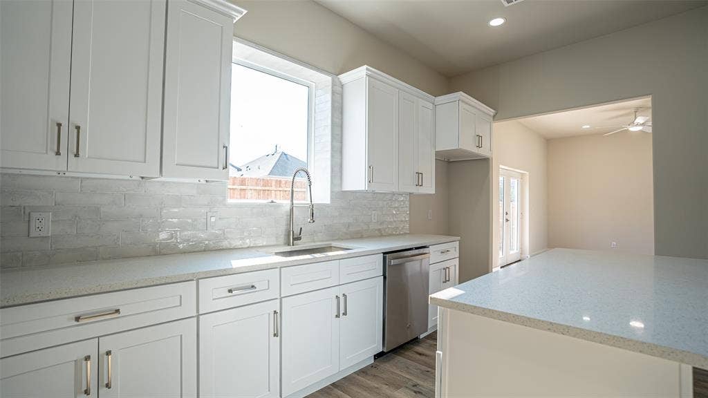 5426 Van Horn Drive, Granbury, TX 76048 5426 Van Horn Drive, Granbury, TX 76048