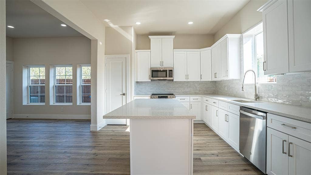 5426 Van Horn Drive, Granbury, TX 76048 5426 Van Horn Drive, Granbury, TX 76048