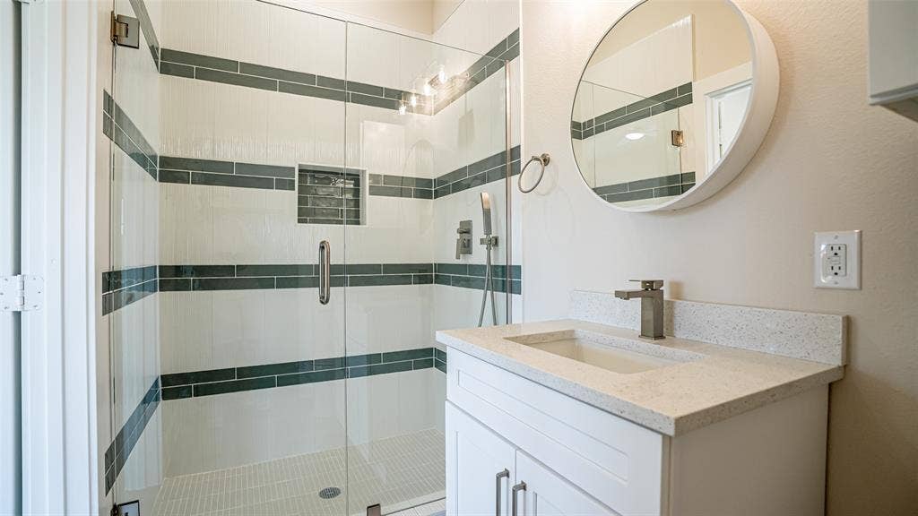 5426 Van Horn Drive, Granbury, TX 76048 5426 Van Horn Drive, Granbury, TX 76048