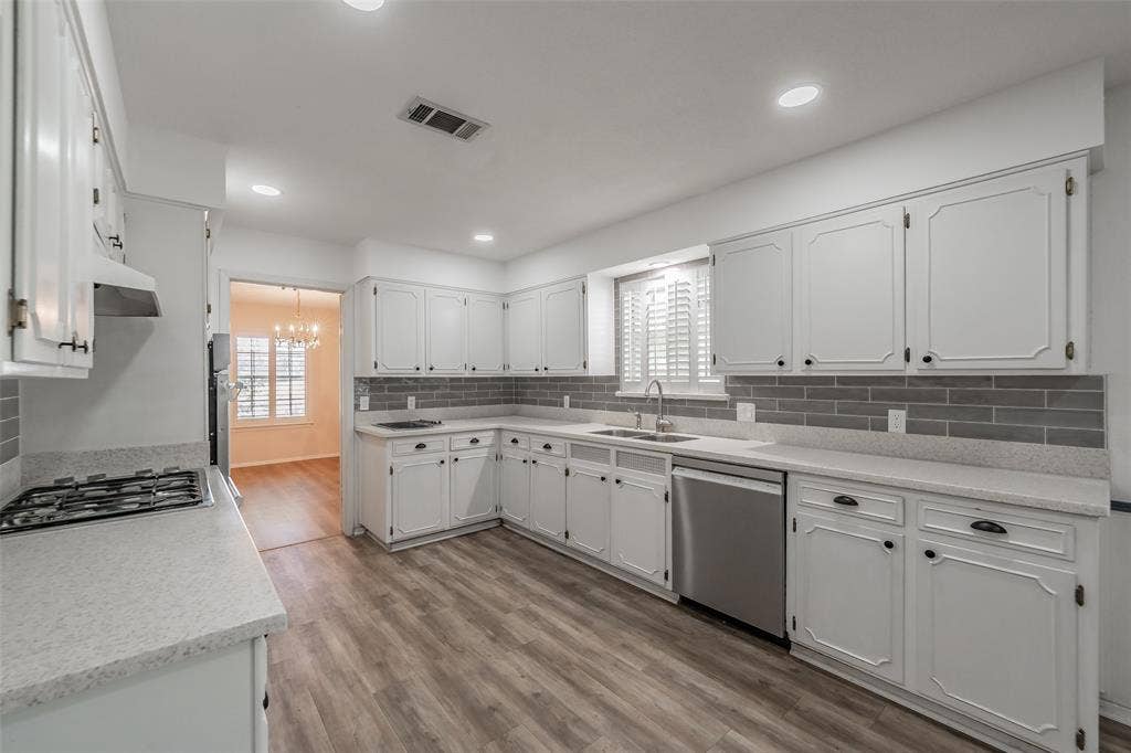 1718 Timbers Drive, Irving, TX 75061 1718 Timbers Drive, Irving, TX 75061