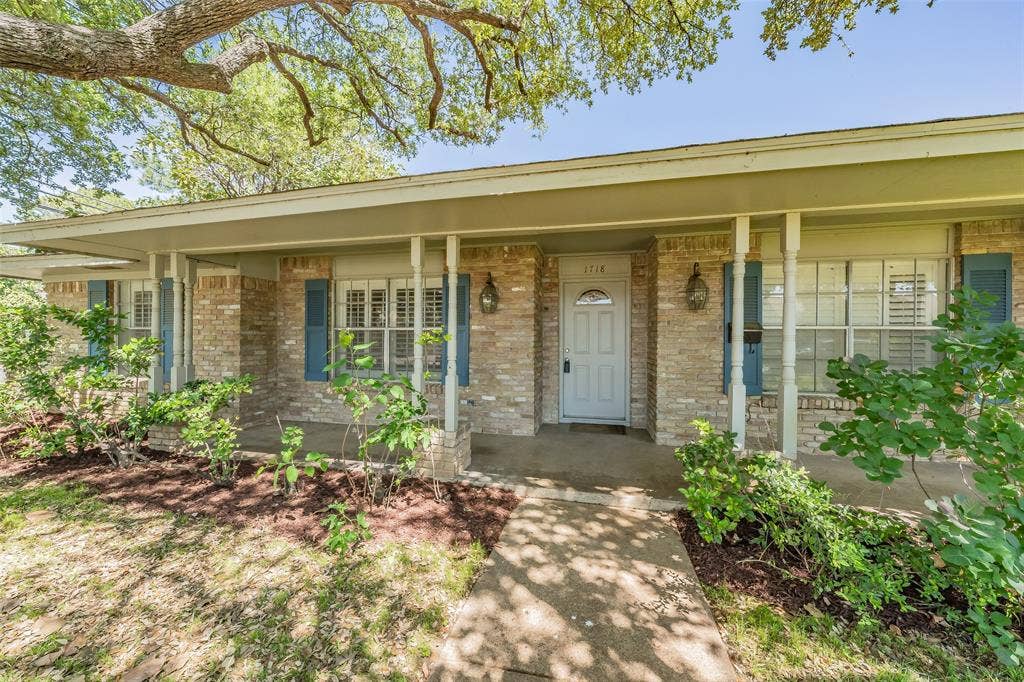 1718 Timbers Drive, Irving, TX 75061 1718 Timbers Drive, Irving, TX 75061