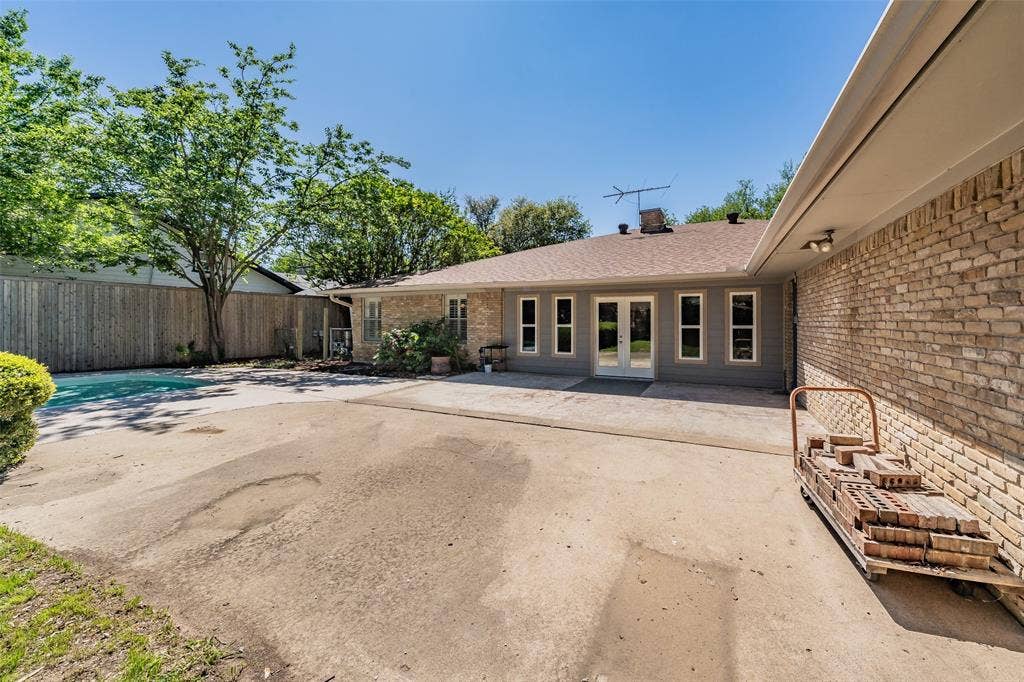 1718 Timbers Drive, Irving, TX 75061 1718 Timbers Drive, Irving, TX 75061