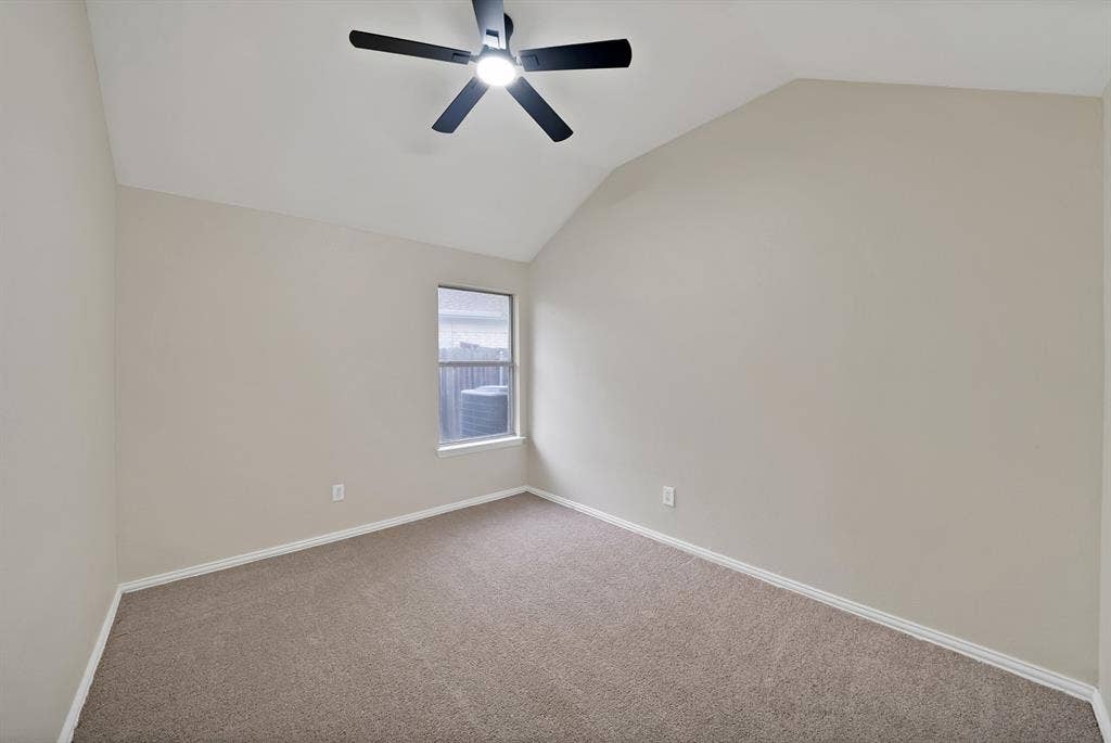 5776 Falcon Ridge Court, Haltom City, TX 76137