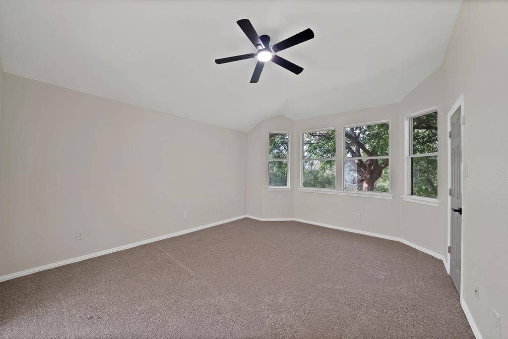 5776 Falcon Ridge Court, Haltom City, TX 76137