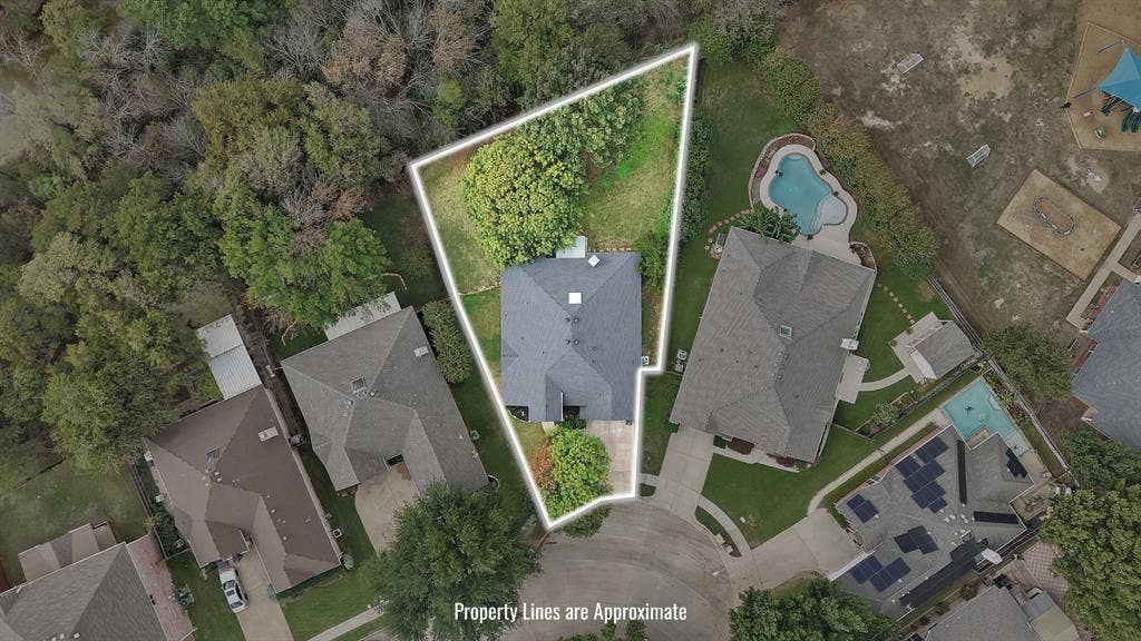 5776 Falcon Ridge Court, Haltom City, TX 76137