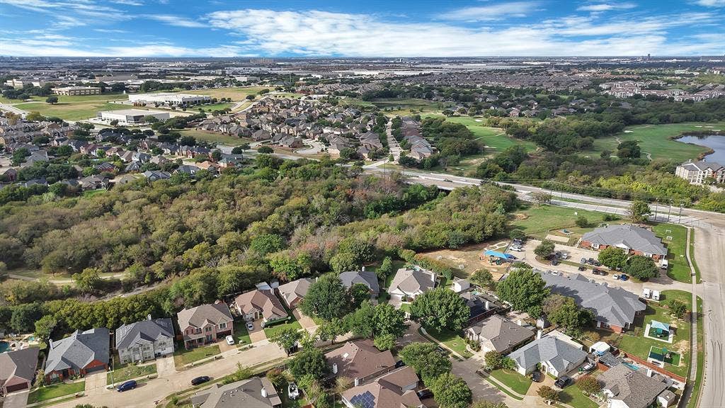 5776 Falcon Ridge Court, Haltom City, TX 76137