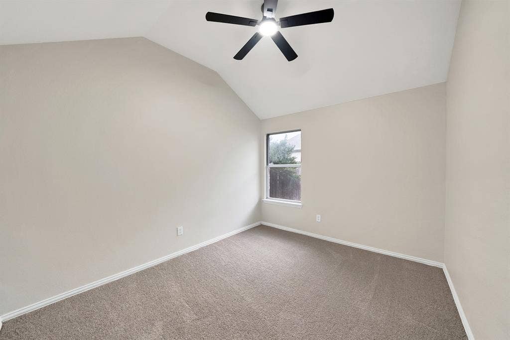 5776 Falcon Ridge Court, Haltom City, TX 76137