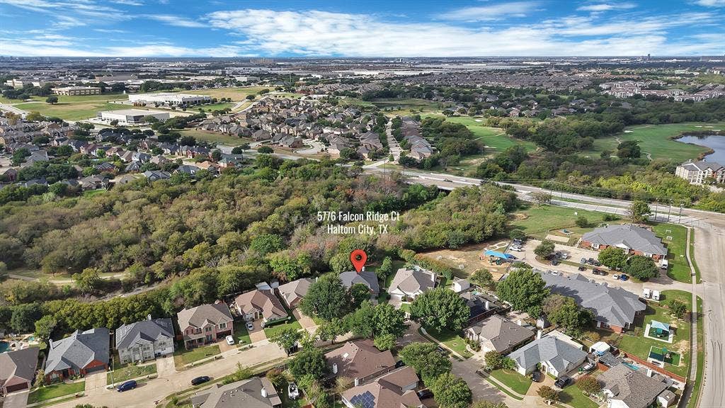 5776 Falcon Ridge Court, Haltom City, TX 76137