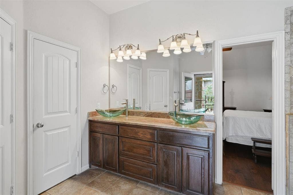 136 Castle Pines Drive, Willow Park, TX 76008