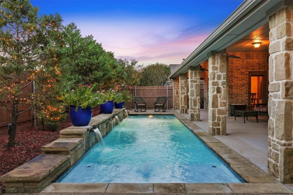 136 Castle Pines Drive, Willow Park, TX 76008