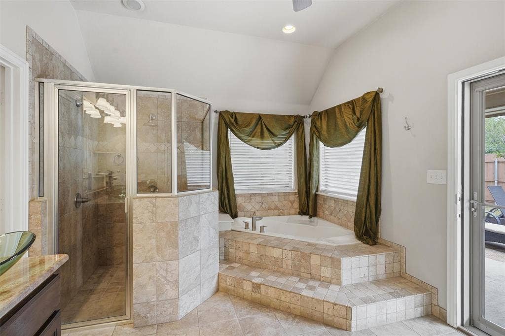 136 Castle Pines Drive, Willow Park, TX 76008