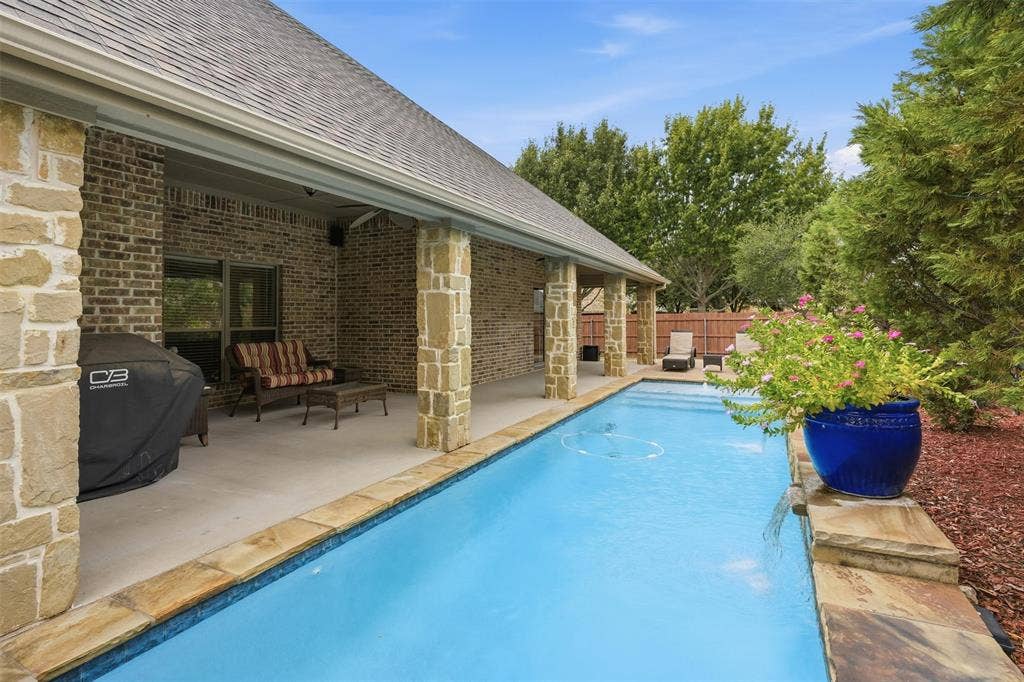 136 Castle Pines Drive, Willow Park, TX 76008