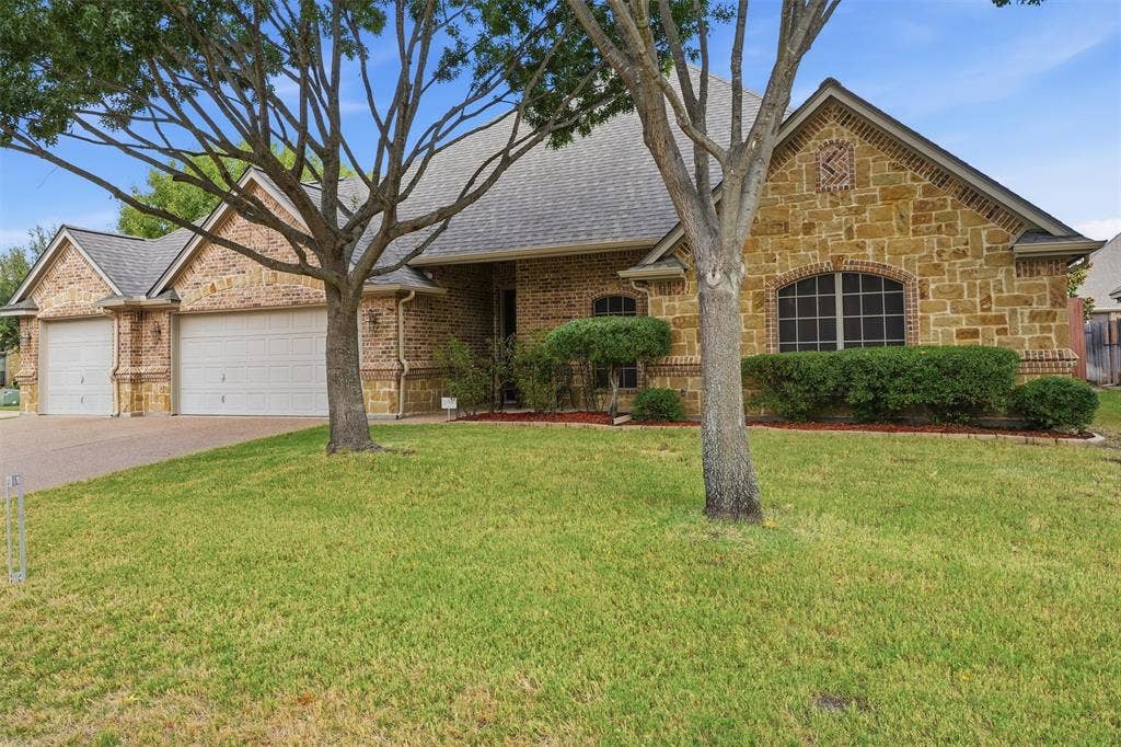 136 Castle Pines Drive, Willow Park, TX 76008