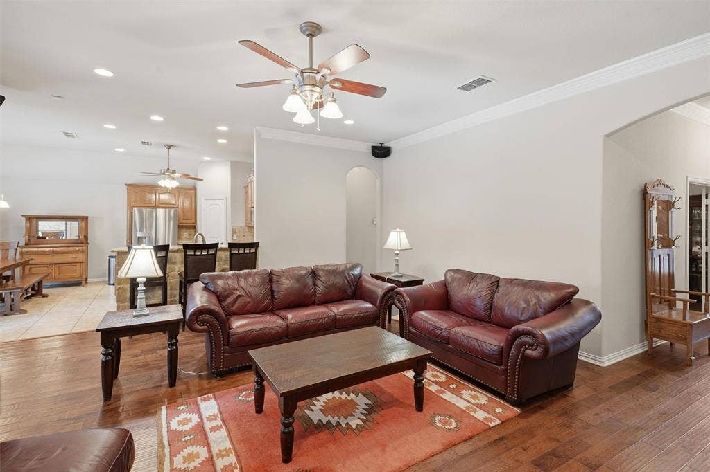 136 Castle Pines Drive, Willow Park, TX 76008