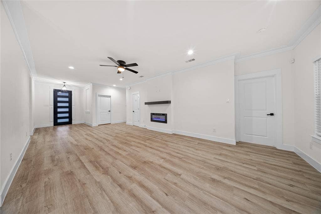 1829 Galveston Street, Grand Prairie, TX 75051