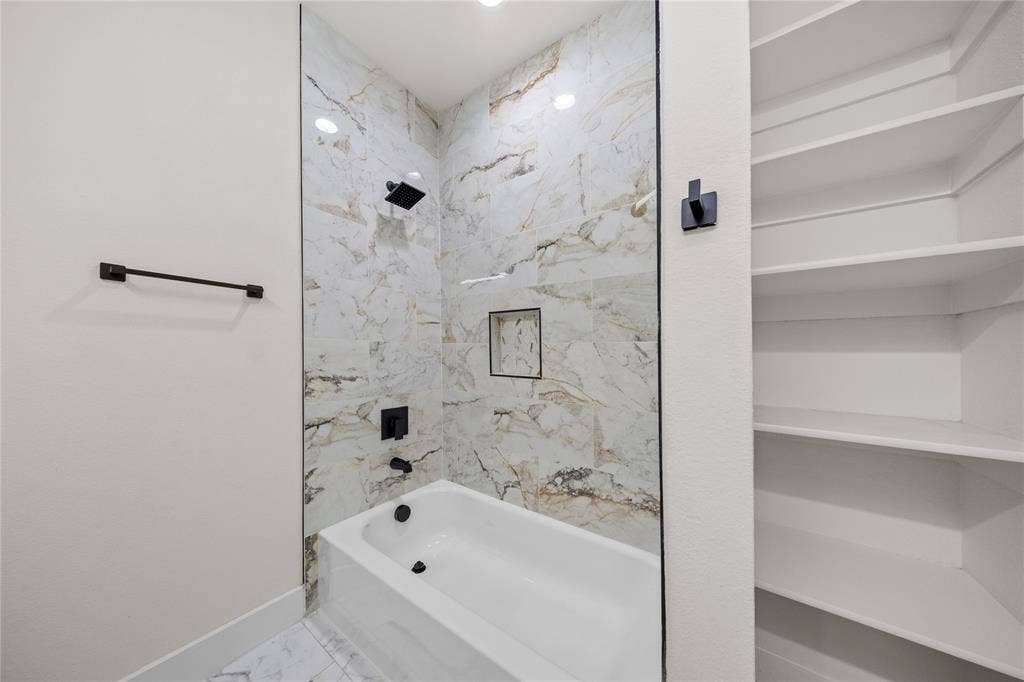 1829 Galveston Street, Grand Prairie, TX 75051